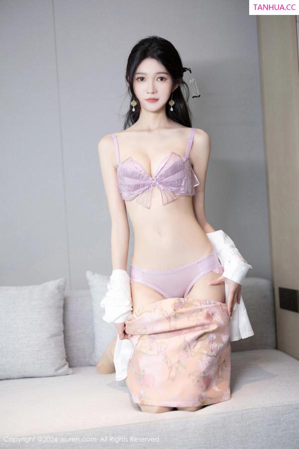 程程程  [XiuRen]高清写真图 2024.04.07 No.8347 程程程- 丝袜美腿第33张图片